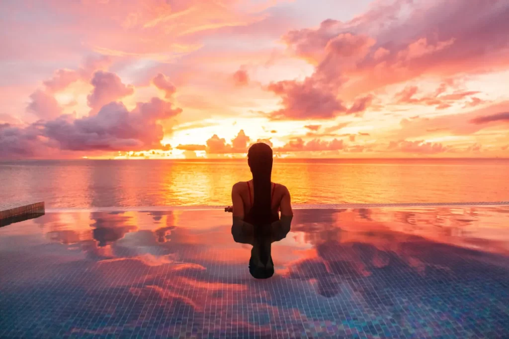 piscina com borda infinita